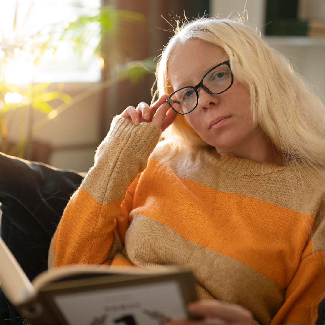 5-signs-you-might-need-reading-glasses-sooner-than-you-think